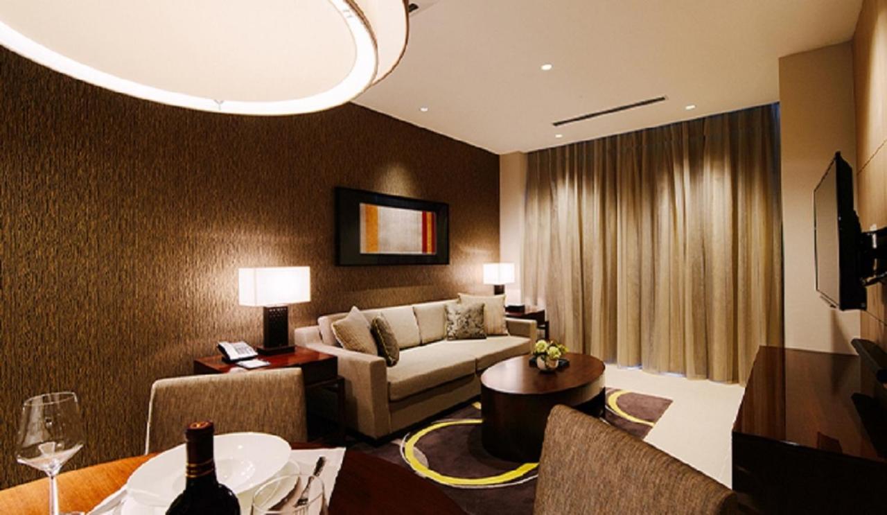 Oakwood Premier Tokyo Hotel Luaran gambar A living room