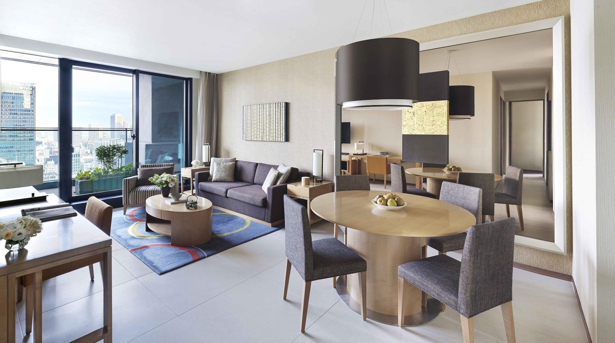 Oakwood Premier Tokyo Hotel Luaran gambar A suite at the hotel