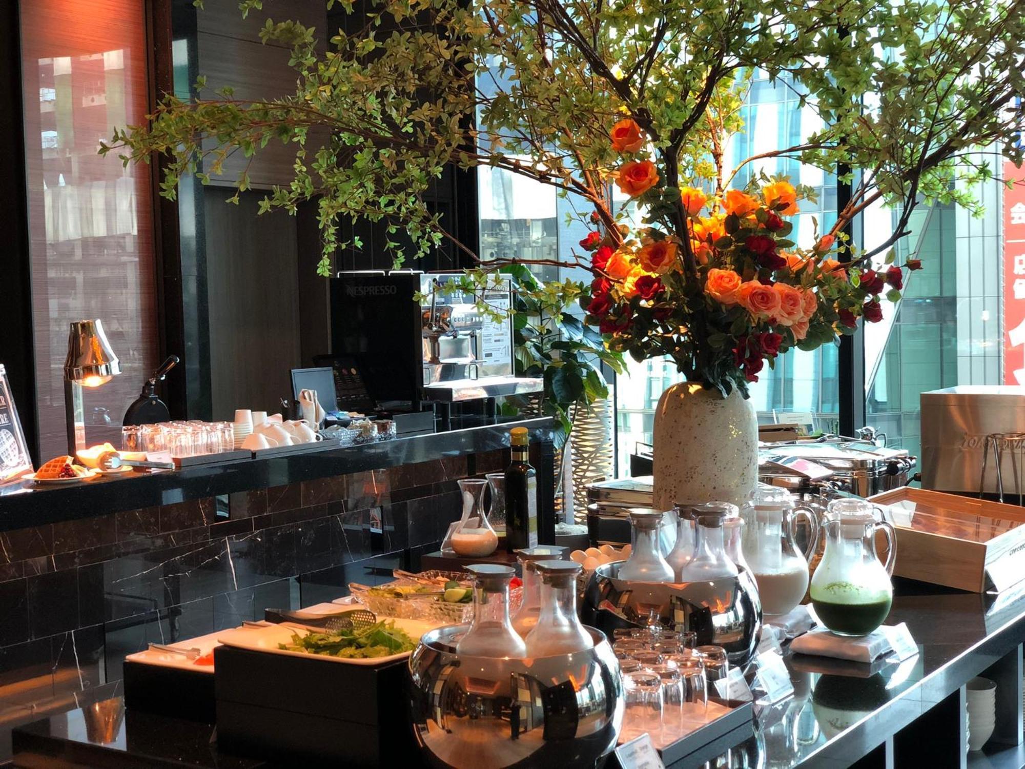 Oakwood Premier Tokyo Hotel Luaran gambar The bar at the restaurant